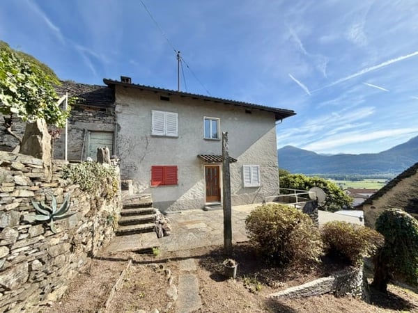 VENDESI A LAVERTEZZO - Terreno edificabile con vista sul piano di Magadino e il Lago Maggiore 1