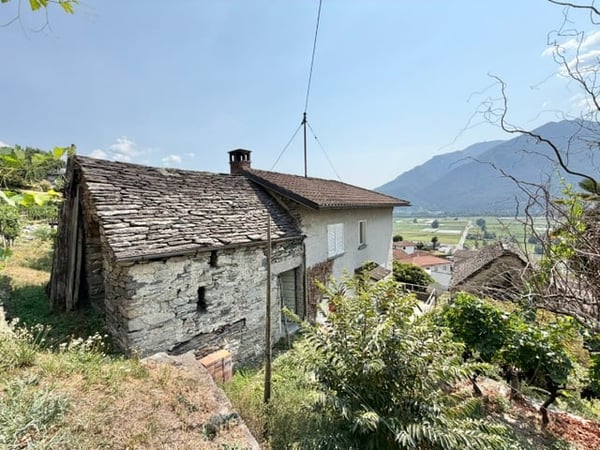 VENDESI A LAVERTEZZO - Terreno edificabile con vista sul piano di Magadino e il Lago Maggiore 6
