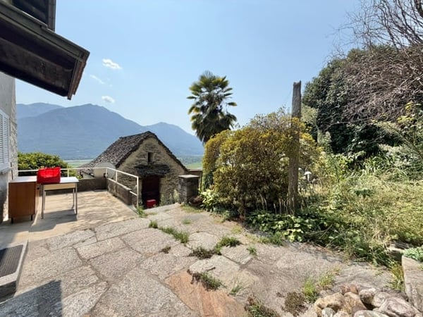 VENDESI A LAVERTEZZO - Terreno edificabile con vista sul piano di Magadino e il Lago Maggiore 9