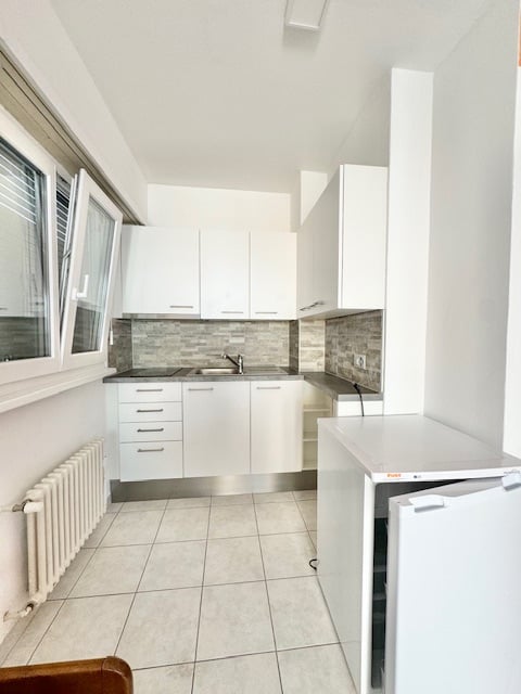 AFFITTASI A SOLDUNO - 2.5 LOCALI IN POSIZIONE STRATEGICA 2