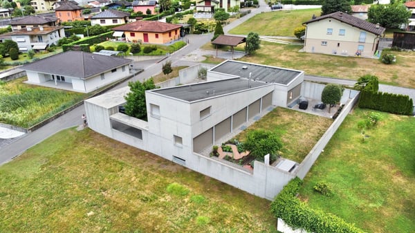VENDESI A CRESCIANO - MODERNA E AMPIA VILLA DI 9.5 LOCALI IN ZONA TRANQUILLA 16