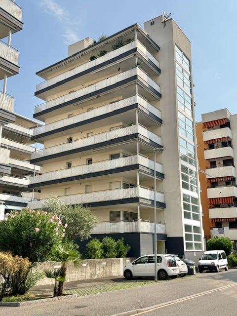 AFFITTASI A LOCARNO - Appartamento arredato di 2.5 locali al 2°piano 1