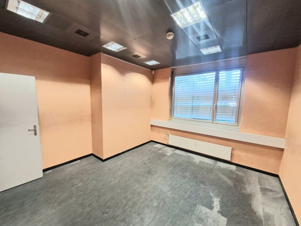 AFFITTASI AD ASCONA - 3 funzionali uffici in condivisione con studio medico 3
