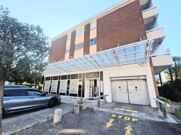AFFITTASI AD ASCONA - 3 funzionali uffici in condivisione con studio medico 1