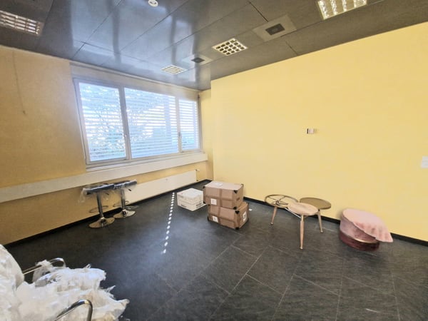 AFFITTASI AD ASCONA - 3 funzionali uffici in condivisione con studio medico 4