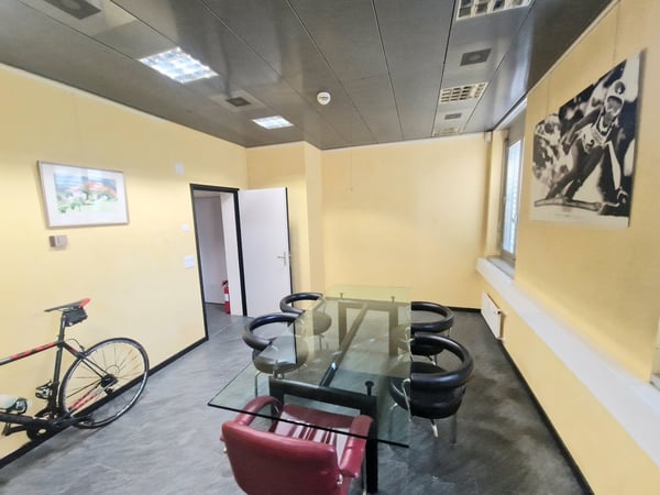 AFFITTASI AD ASCONA - 3 funzionali uffici in condivisione con studio medico 5