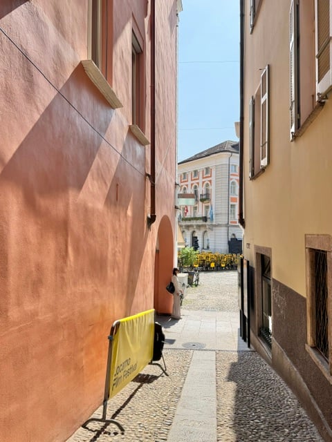 AFFITTASI A LOCARNO (PIAZZA GRANDE) - NEGOZIO SU DUE LIVELLI CON VETRINA 7