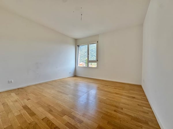 VENDESI IN CENTRO A LOSONE - MODERNO ATTICO DUPLEX DI 4.5 LOCALI 13