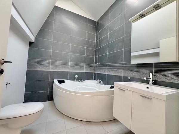 VENDESI IN CENTRO A LOSONE - MODERNO ATTICO DUPLEX DI 4.5 LOCALI 18