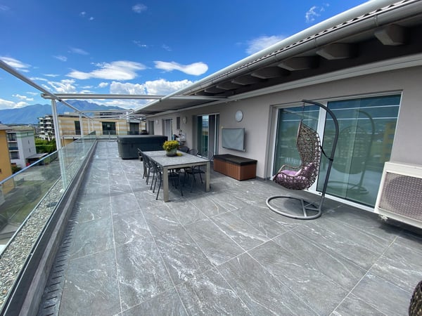 VENDESI A TENERO - Splendido attico con terrazzo privato di 92 m²