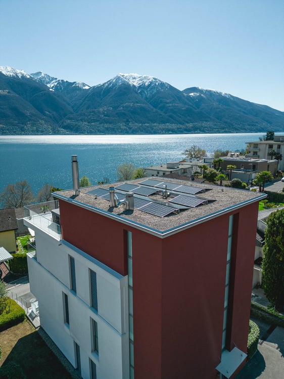 VENDESI A MINUSIO - moderno attico duplex di 5.5 locali con vista lago in casa bifamiliare 6