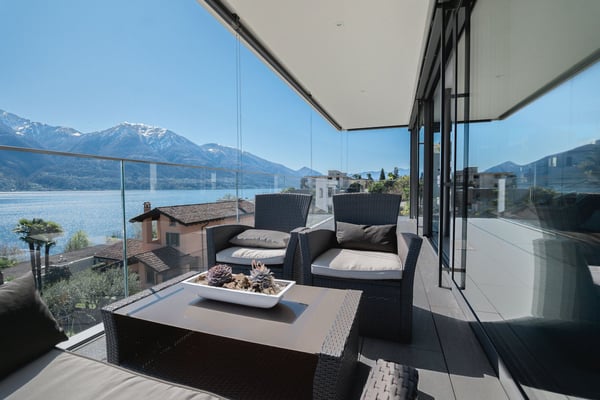 VENDESI A MINUSIO - moderno attico duplex di 5.5 locali con vista lago in casa bifamiliare 13
