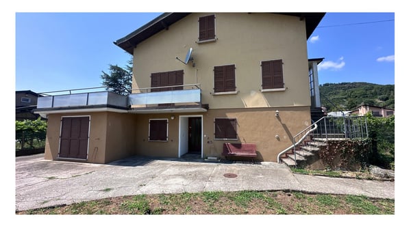 Rancate – Casa bifamiliare con ampio terreno e potenziale edificatorio 4
