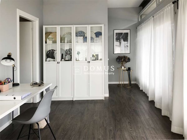 Negozio, spazio commerciale con vetrine 5