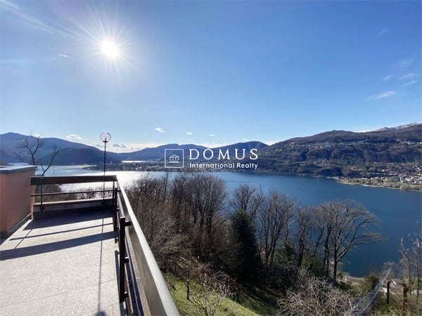 Imperdibile terreno edificabile con vista lago 1