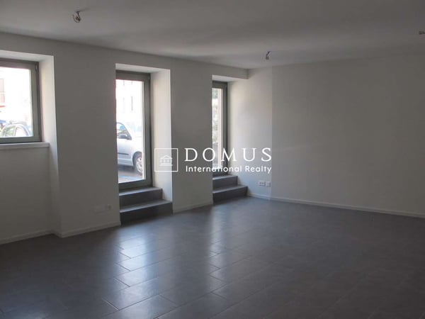 Spazi commerciali nel nucleo 2