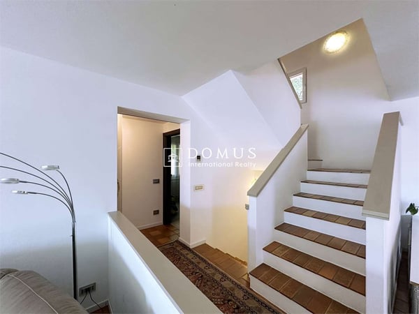 Villa singola con vista lago a Figino 9