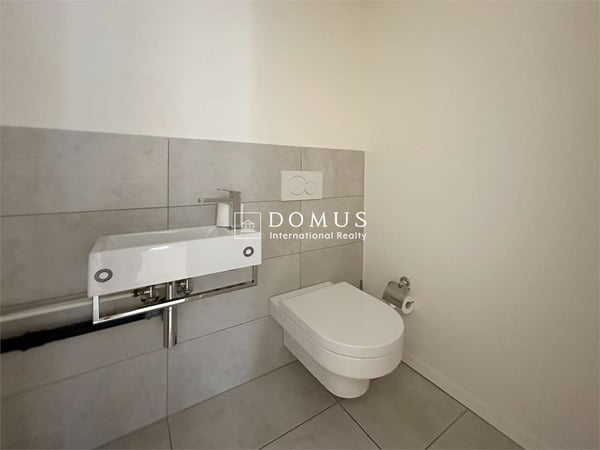 Locali commerciali in zona centrale di Lugano 12