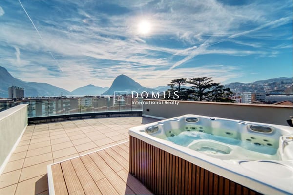 Esclusivo attico con terrazza e piscina sul tetto 1