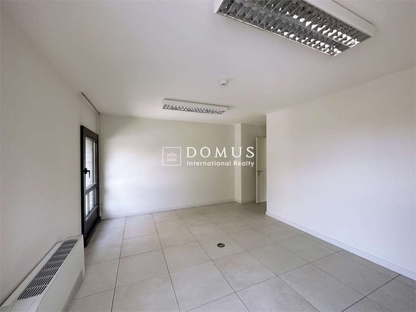 Nuovo moderno ufficio in centro di Paradiso 5