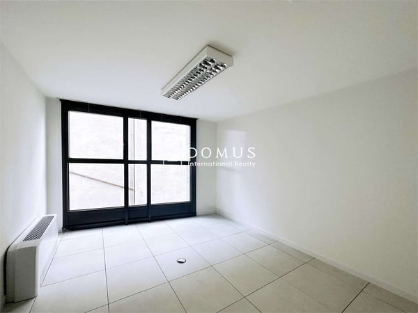 Nuovo moderno ufficio in centro di Paradiso 6