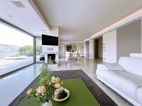 Incantevole  Villa con piscina e vista mozzafiato 6