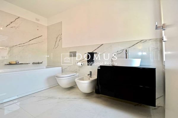 Villa di lusso direttamente a lago 9