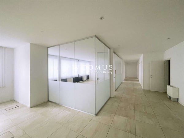 Ampio ufficio zona commerciale 1