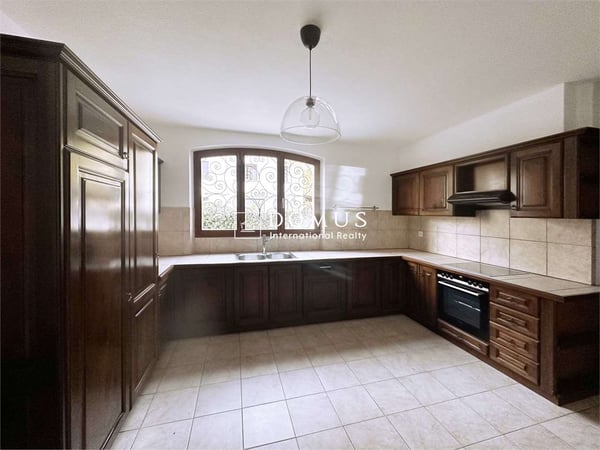 Villa indipendente con giardino a Barbengo 7