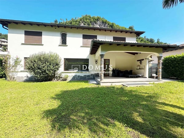 Villa indipendente con giardino a Barbengo 1