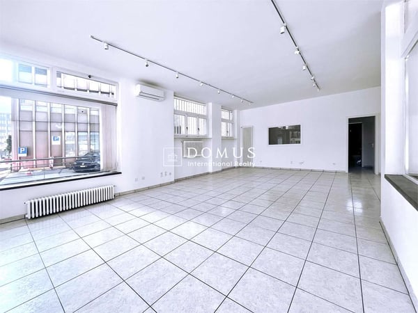 Centrale spazio commerciale/ufficio con vetrina 2