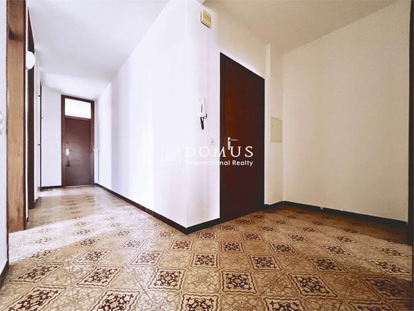 Ampio e centrale appartamento con doppi servizi 1