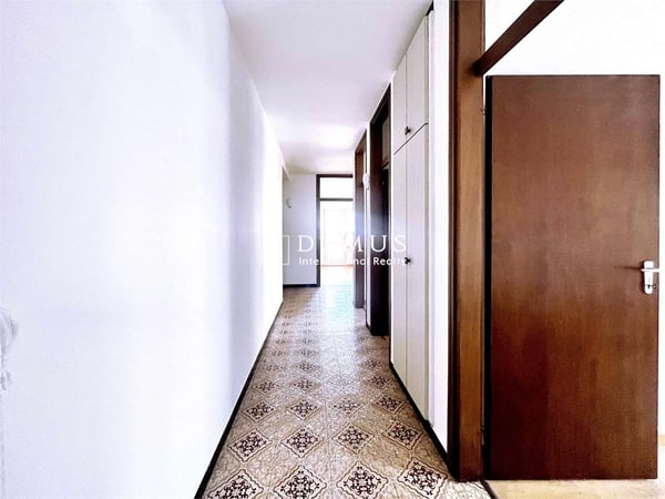 Ampio e centrale appartamento con doppi servizi 10