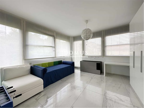 Ampio e moderno appartamento 12