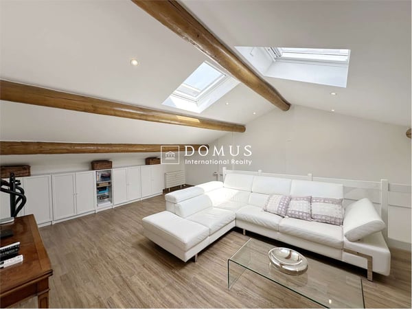 Attico duplex nel cuore pulsante della città 9