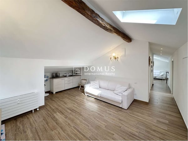 Attico duplex nel cuore pulsante della città 12