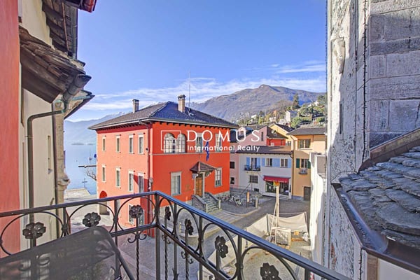 Palazzo storico rinnovato in centro 1