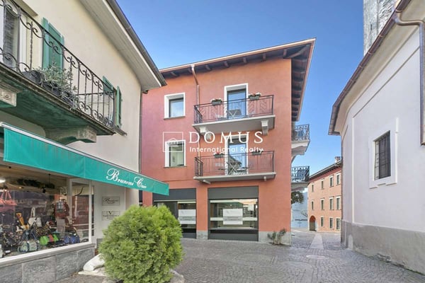 Palazzo storico rinnovato in centro 9