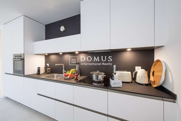 Palazzo storico rinnovato in centro 4