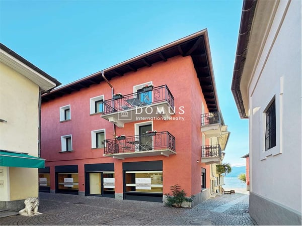 Ampio negozio nel centro storico 5