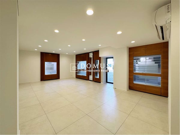 Ampio negozio nel centro storico 2