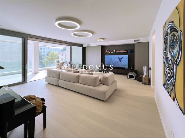 Appartamento di pregio con terrazzo, arredato 2