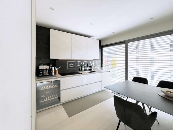 Appartamento di pregio con terrazzo, arredato 5