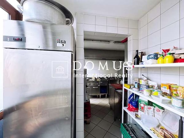 Ristorante in zona residenziale 7