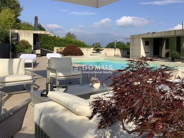 Villa con vista lago e piscina 2