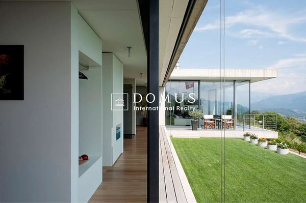 Villa con vista lago e piscina 8