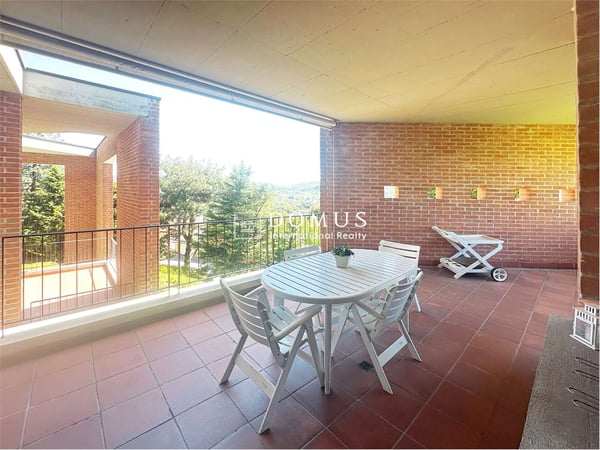 Villa architettonica con vista panoramica 5