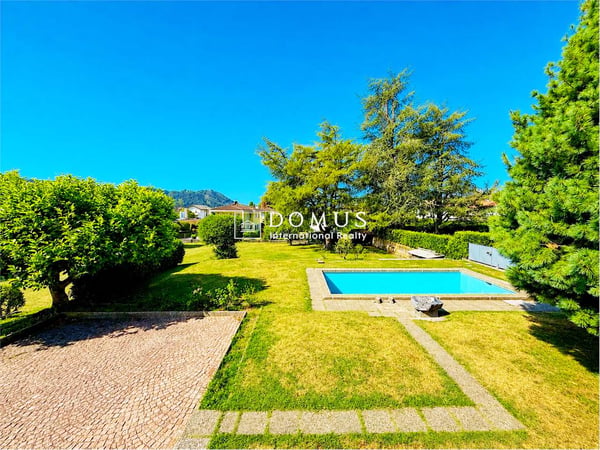 Villa indipendente immersa nel verde con piscina 7