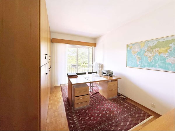 Villa indipendente immersa nel verde con piscina 10