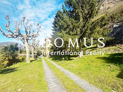 Villa bifamiliare immersa nel verde con parco edificabile 3